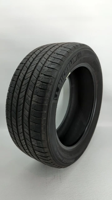 Used Tire 235/50R17 MICHELIN ENERGY SAVER A/S 96H All Season - Tread Depth 7/32 Used Tire 235/50R17 MICHELIN ENERGY SAVER A/S 96H All Season - Tread Depth 7/32