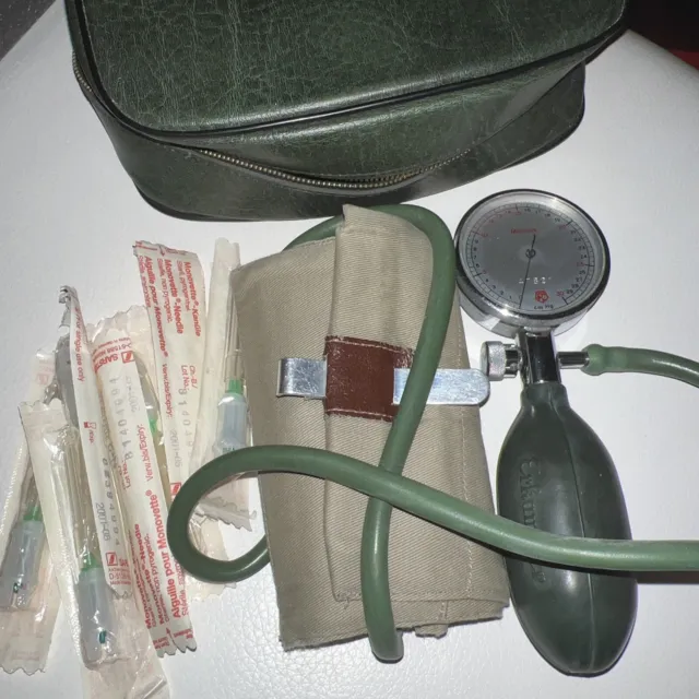 Erka Minimus 47821 altes Blutdruckmessgerät Arztpraxis Professionell mit Tasche