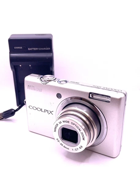 MINT] NIKON COOLPIX S570 Silver 12.0MP Compact Digital