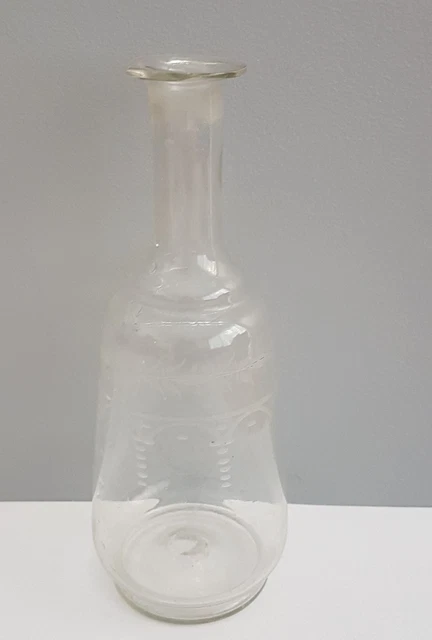 Petite Carafe En Verre Decor  Grave