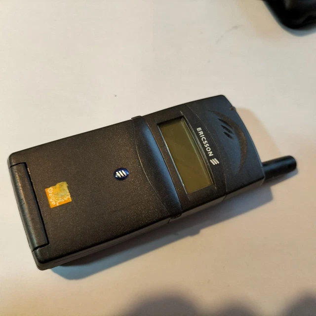 Téléphone Portable Vintage Ericsson A1018s (1998) - GSM 2G Débloqué - Couleur Violet - Nécessite Une Nouvelle Batterie