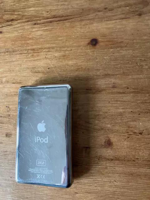 Collector !!! Apple iPod Classic  3rd Génération white 20GB with charger 2