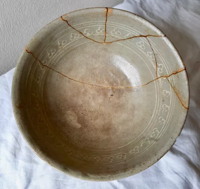 slip decorated KINTSUGI repaired celadon bowl , JOSEON Dynasty, KOREA