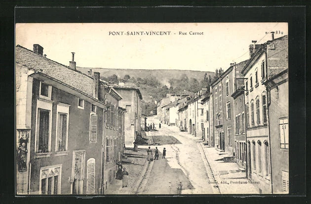 CPA Pont-Saint-Vincent, Rue Carnot, Street in the Sunshine