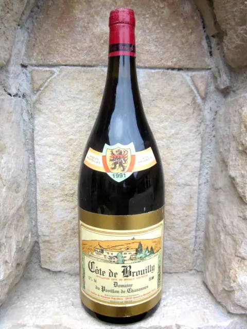 Vin rouge, Magnum: Côte de Brouilly 1991. Domaine du Pavillon de Chavannes.