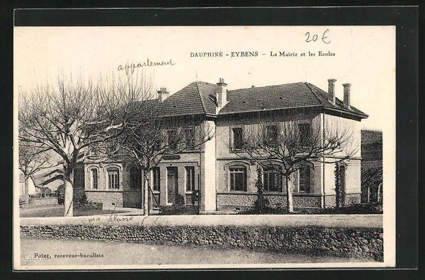 CPA Eybens, La Mairie et les Ecoles