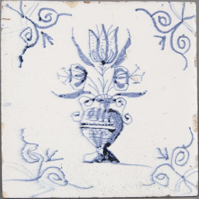 Nice Dutch Delft Blue tile, flowerpot, 17th. century.