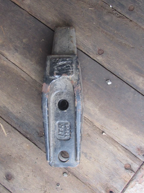1 Wheel Loader Bucket Bolt-on Center Adapter - T30CA