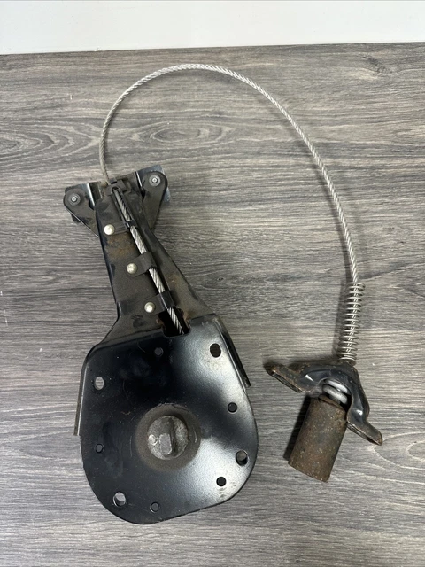 Fits Discovery 5 (2017+) New Genuine Spare Wheel Winch Mechanism