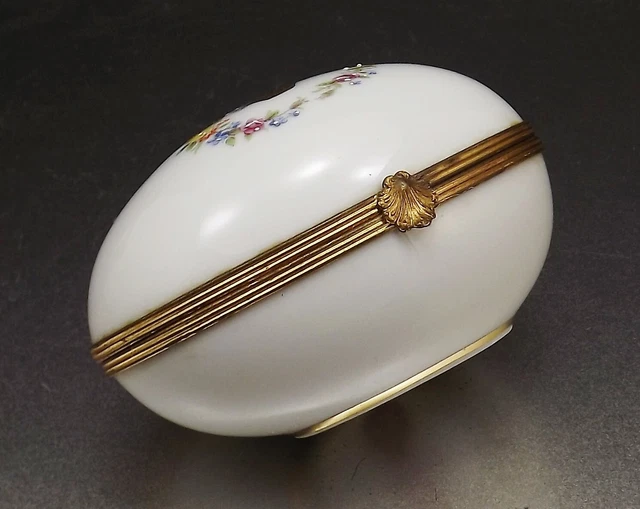 Broche Ancienne En Porcelaine De Limoges - Monture Laiton, Décor Fleurs, Occasion, Référence CH20