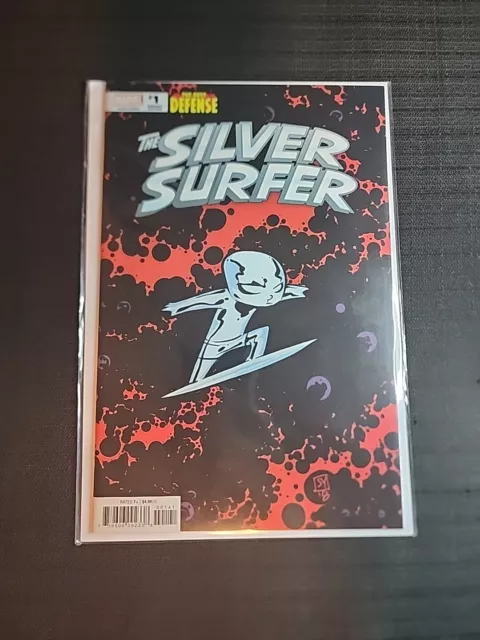 Cubierta de bebé joven Silver Surfer The Best Defense #1 casi nueva 🙂 ¡Variante Skottie!