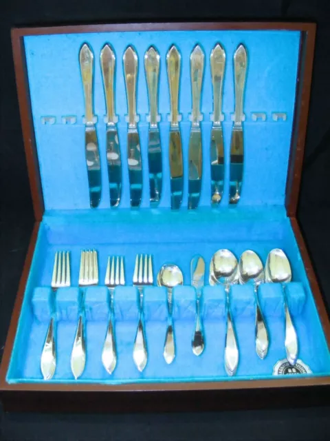 Wm. Rogers Mfg. IS Lufberry Silverplate Flatware 50pc. Set  Chest / Box -NICE!