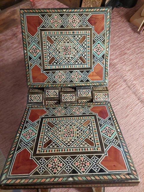 Prachtvoller KORAN LESETISCH Holz Intarsien LESEPULT  ISLAM Quran HANDARBEIT