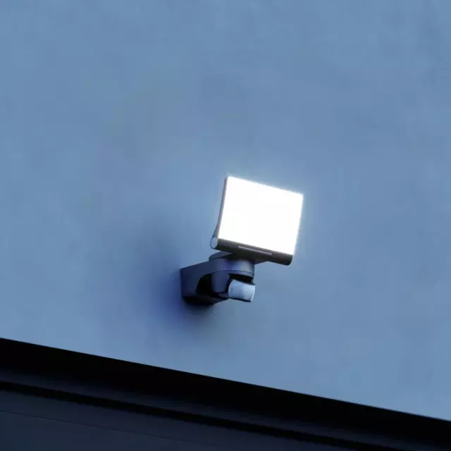 Steinel LED-Strahler XLED home 2 S Schwarz 180° Bewegungsmelder Außenstrahler 2