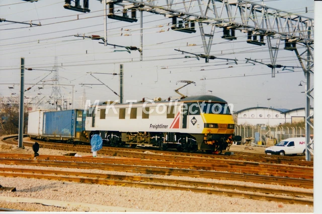 RAIL PHOTO CLASS 90 90147 @ Stratford 4/4/96 1:57 Leeds - Felixstowe ...