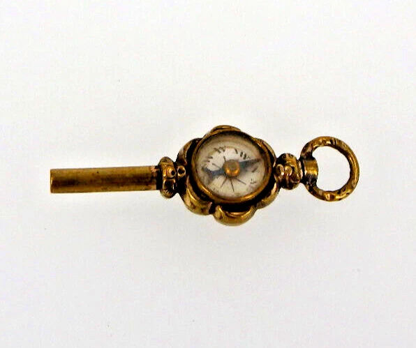 Clé De Remontoir Antique Pour Montre De Poche - Or & édelstein - 46x23 Mm - Occasion