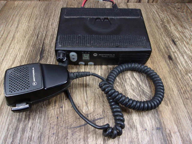 Motorola Radius CM200 146-174 MHz VHF 25W Mobile Radio AAM50KNC9AA1AN