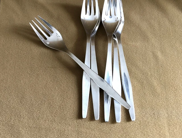 Christofle - Série de 12 fourchettes de table modèle Boréal en métal argenté