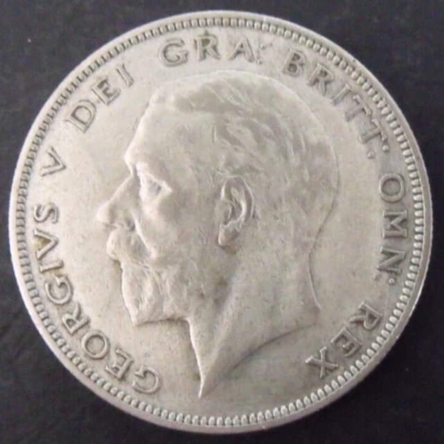 1931 GEORGE V SILVER HALF CROWN  ( 50% Silver )  British 2/6 Coin.   1014