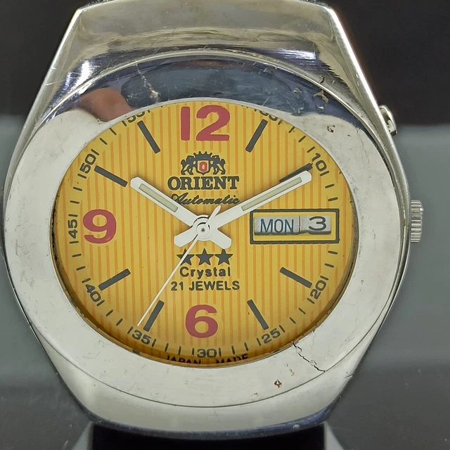 VINTAGE ORIENT CRYSTAL AUTOMATIC JAPAN MENS DAY/DATE WATCH 501c-a262394-4