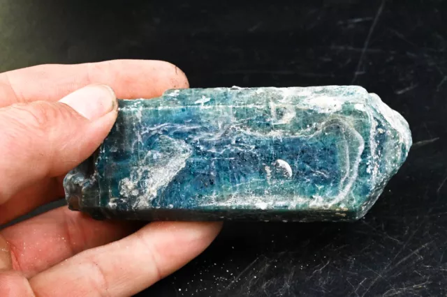 Cristal d'Apatite bleu du Brésil 226g minéraux de collection