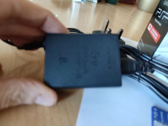Sony PSP 3000 Pianoforte Nero, In Scatola Ottime Condizioni con Accessori. 13