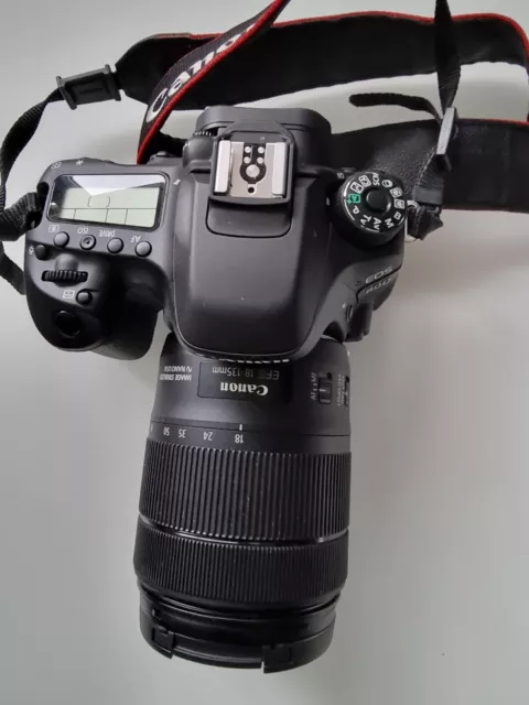 CANON EOS 80D Digitalcamera mit Objektiv EF-S 18-135 IS USM neuwertig