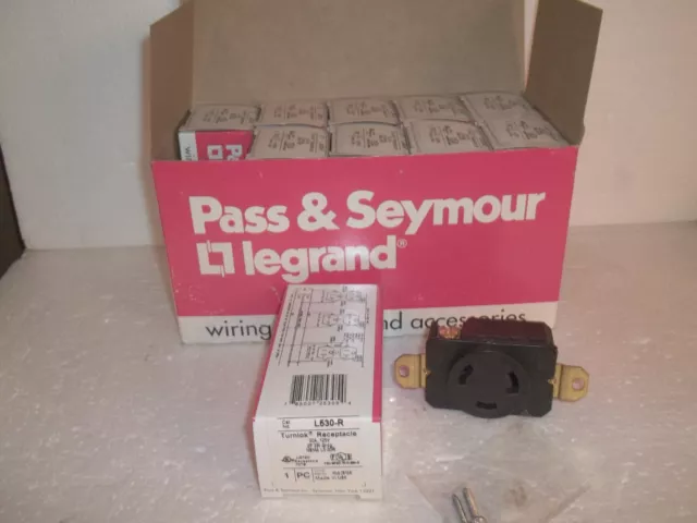 (1) Pass & Seymour L530-R Turnlok Receptacle 30A 125V 2P 3W Legrand NEMA L5-30R