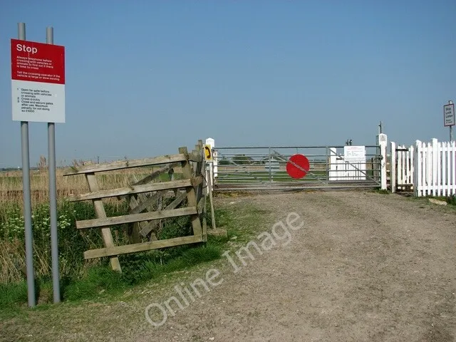 Photo 6x4 Level crossing by Breydon Junction, Great Yarmouth This is the  c2011