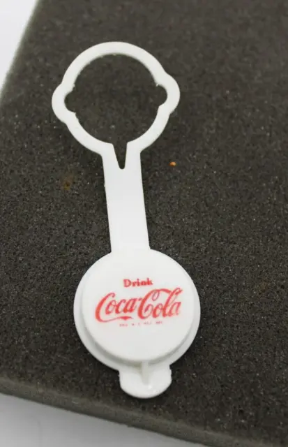 Vintage 1950-60 Resealable Drink Coca-Cola Bottle Cap COKE WHITE