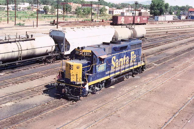 BIN  Orig slide AT&SF Santa Fe EMD GP35  3311 Belen NM 1975
