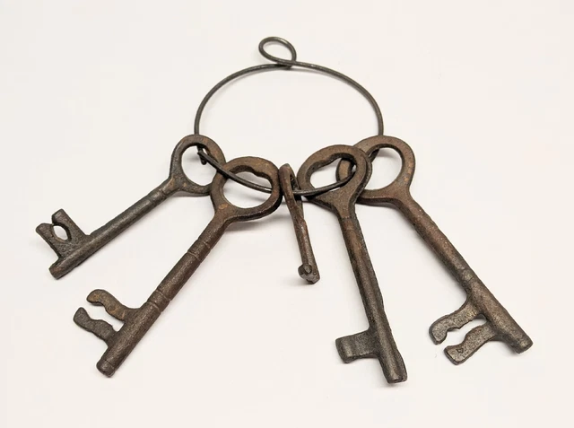 Cast Iron Skeleton Keys Lot of 5 Large Key on Iron Ring Vintage Antique