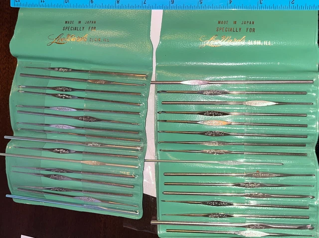 Qty of 32 LEE WARDS Susan Bates Boye Crochet Hooks in Green Vinyl Case Vintage Qty of 32 LEE WARDS Susan Bates Boye Crochet Hooks in Green Vinyl Case Vintage