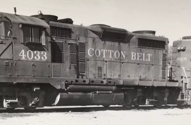 Cotton Belt St Louis Southwestern Railway SSW #4033 GP20 Electromotive Photo