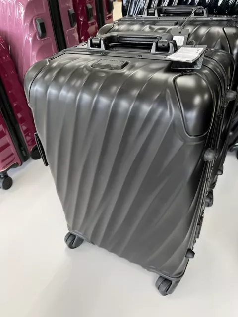 Tumi 19 Degree Aluminum Black short trip packing case