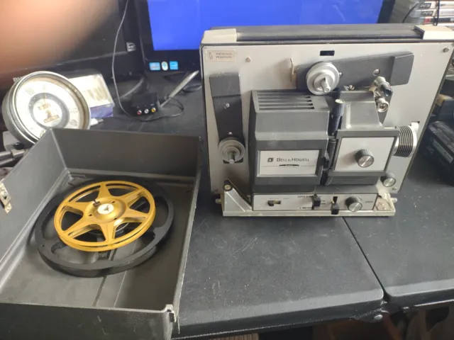 Bell & Howell Autoload 8mm Reg Super 8 Movie Projector Model 456 Style 466ZB