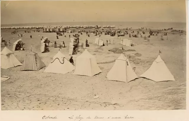 Belgique, Ostende, La Plage des Bains à Marée base  Vintage albumen print.  Ti