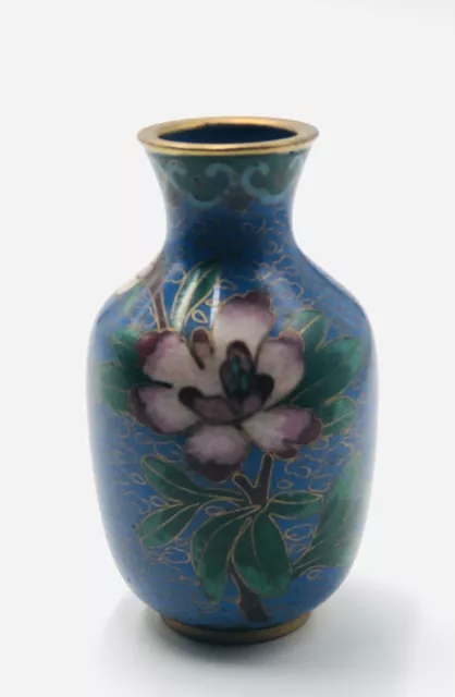Eine kleine  Messing Vase Messing   Vase mit Blumendesign sehr dekorativ
