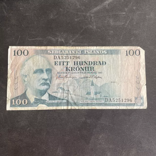 1961 Iceland 100 Kronur Circulated Bank Note Sedlabankki Islands