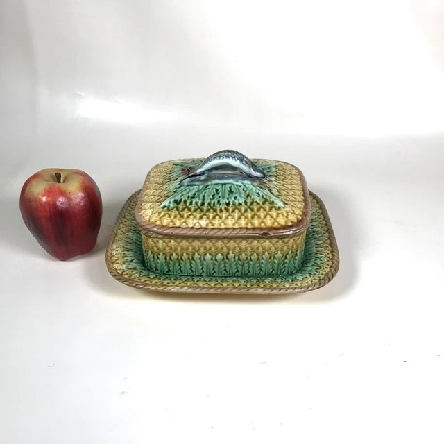 Circa 1880s Minton Pineapple Majolica Sardine Box & Underplate Circa 1880s Minton Pineapple Majolica Sardine Box & Underplate