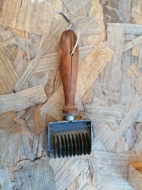 OUTIL ANCIEN, FEUILLE DE BOUCHER, tranchet, couteau, ACIER FONDU, BEL