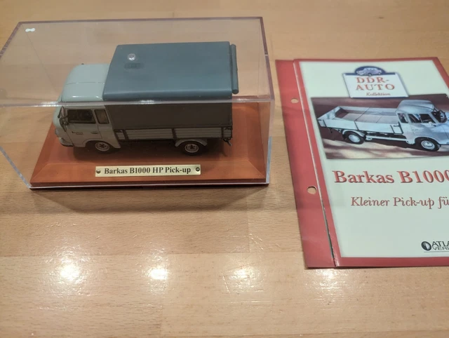 Barkas B1000 Pritsche 1:43 Atlas Verlag Holzsockel DDR Kollektion