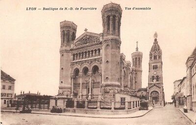 LYON - Basilique de Notre Dame de Fourvière - vue d'ensemble