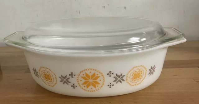 Vintage Pyrex Town & Country Casserole Dish 045  2 1/2 Qt With Lid