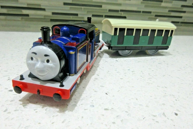 MIGHTY MAC MOTORIZED COACH THOMAS FRIENDS TRACKMASTER TRAIN 2005 TOMY ...