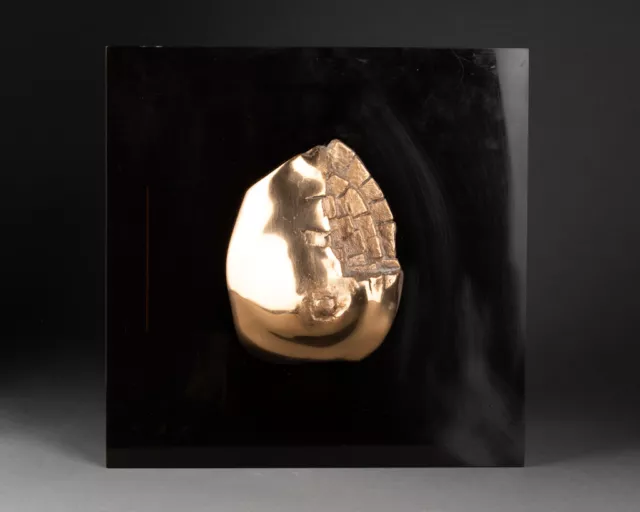 Michel JAUBERT (XXème) - Applique 'Sein' en bronze doré et plexi noir - Circa 70