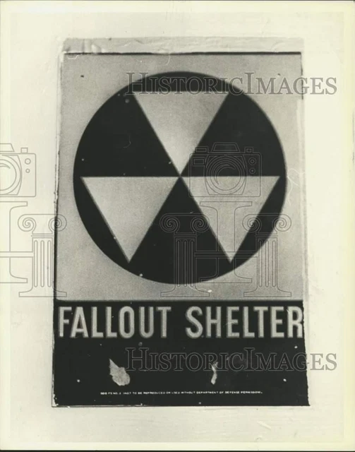 1979 Press Photo A Civil Defense Fallout Shelter sign - sia07619