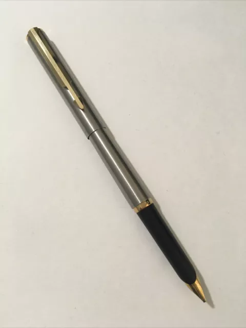 1982 Parker Arrow Steel Gold Trim Medium Italic Fountain Pen-England.