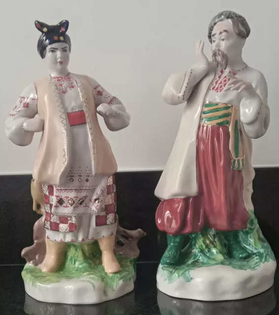 Statuettes porcelaine de KIEV, Ukraine URSS 1970 cosaques Ivan KARAS et ODARKA