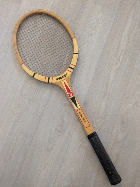 Ancienne Raquette De Tennis En Bois Diane – Cordage Boyau – Collection